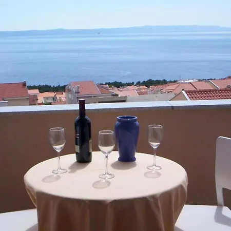 Sara 1 Apartment Makarska
