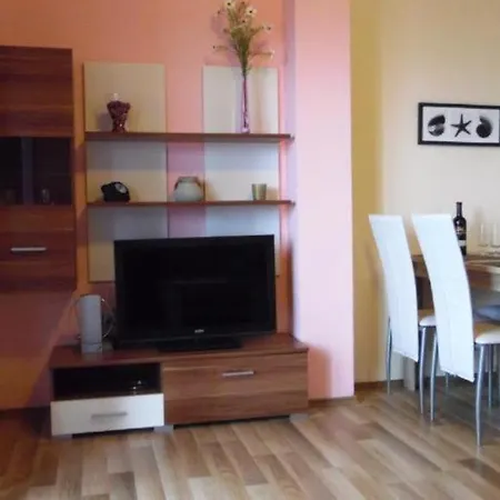 Sara 1 Apartment Makarska