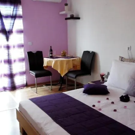 Sara 1 Apartment