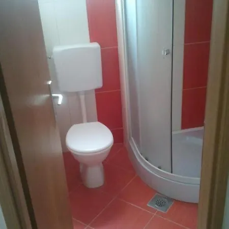 Sara 1 Makarska